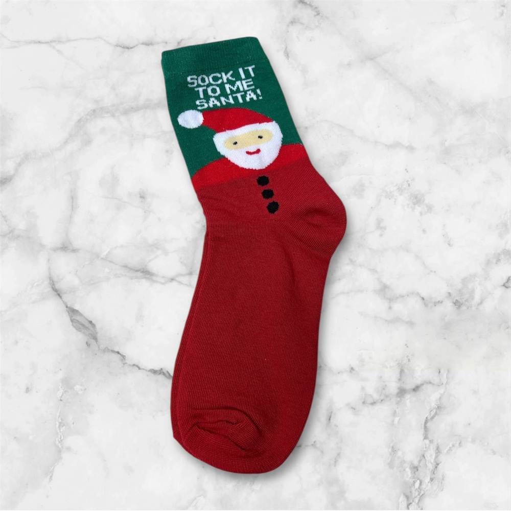 Festive Red and Green Santa Socks 🆕 - Picture 4 of 4